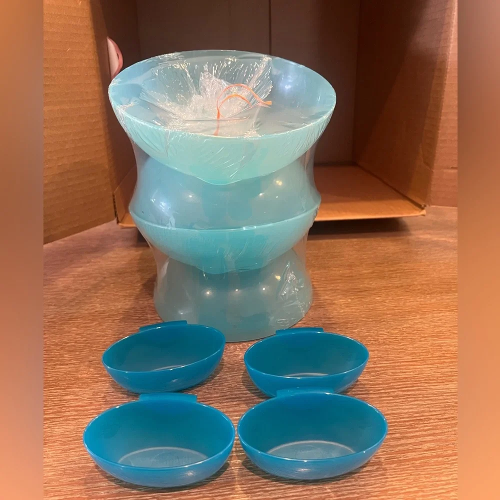 Tupperware plates - Picture 3 of 4